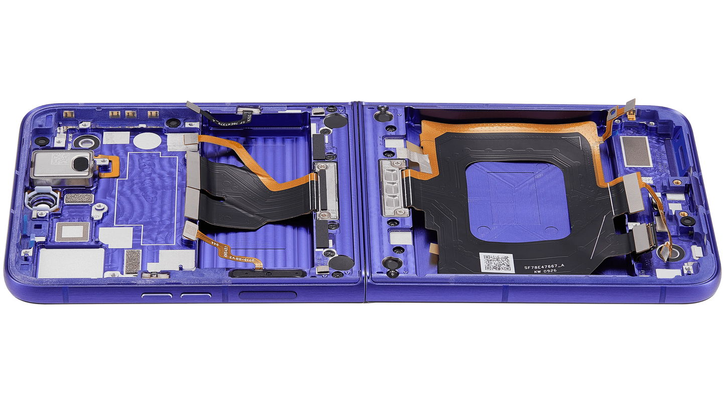 OLED Assembly With Frame For Motorola Razr Ultra 2026 / Razr 70 Ultra (XT2655 / 2026) - Motorola replacement part image 5