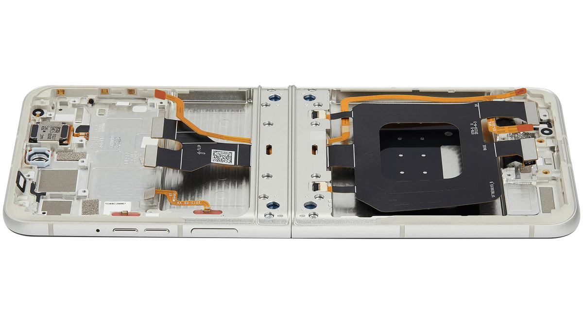 OLED Assembly With Frame For Motorola Razr 2025 / Razr 60 (XT2553 / 2025) (Refurbished) - Motorola replacement part image 5
